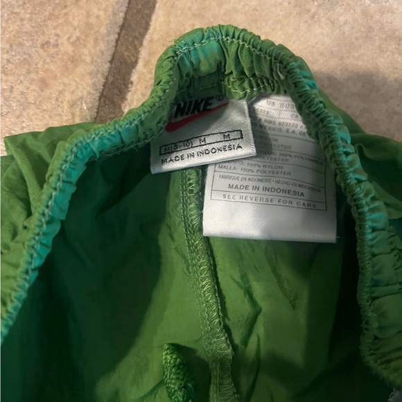 nike swim trunks green - Picture 3 of 3